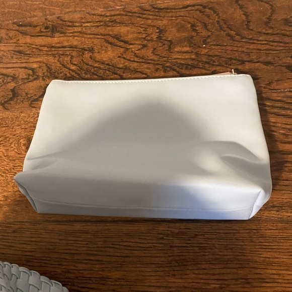 Queenoris Vegan Leather Weave Bag. Light blue. - Picture 7 of 7